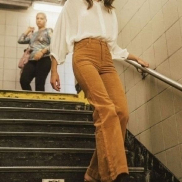 Levi's Ribcage Bootcut Boot Cut Corduroy Pants Camel 25 - Picture 1 of 7